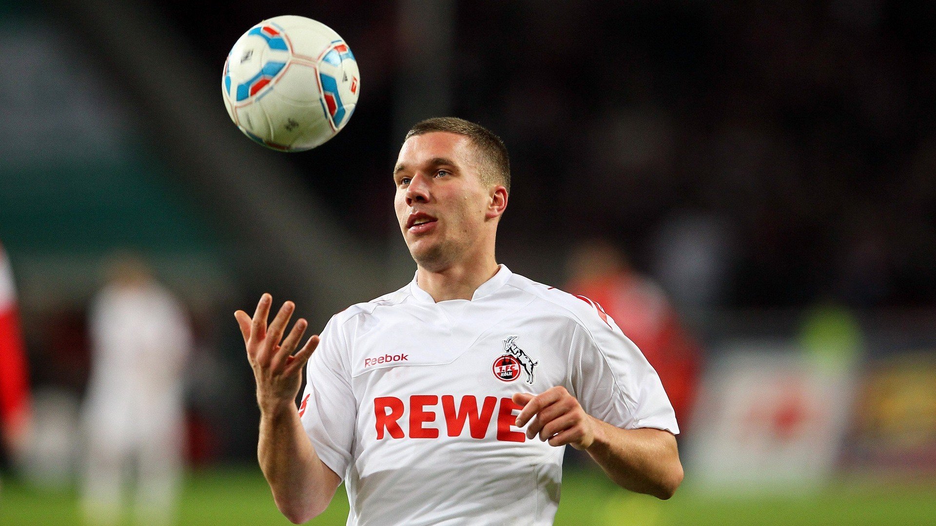 线上足球社区平台用户活跃度持续攀升，线上足球首页