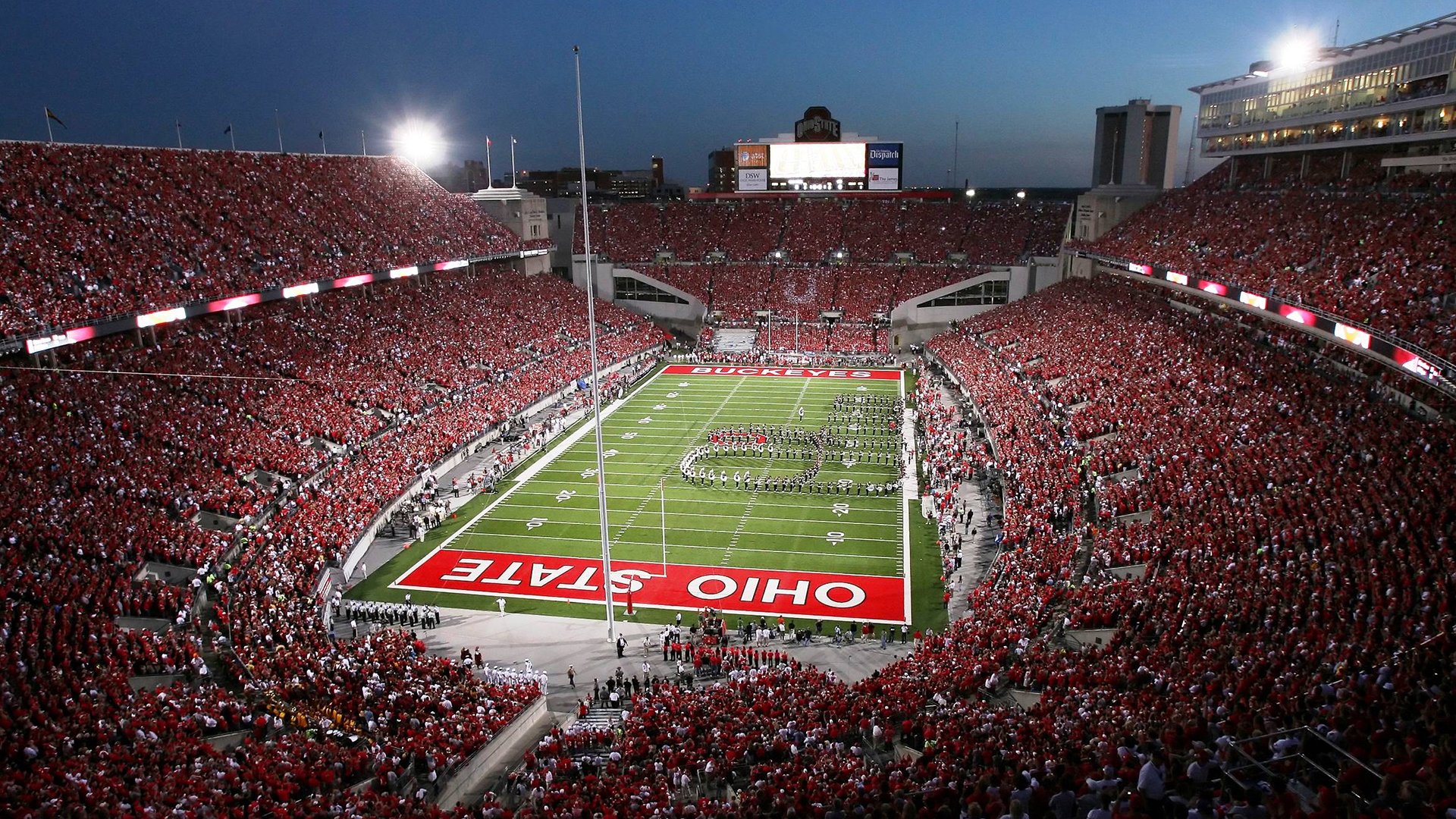 城市与赛事组委会联合推出赛事观光套票吸引游客，城市邀请赛